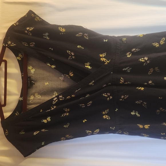Torrid woman's butterfly dress size 0 - Picture 2 of 6